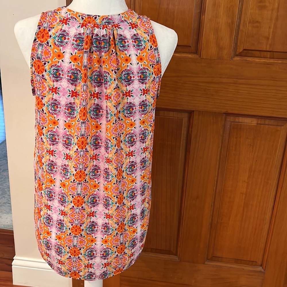 Floral Sleeveless Blouse - Picture 4 of 4